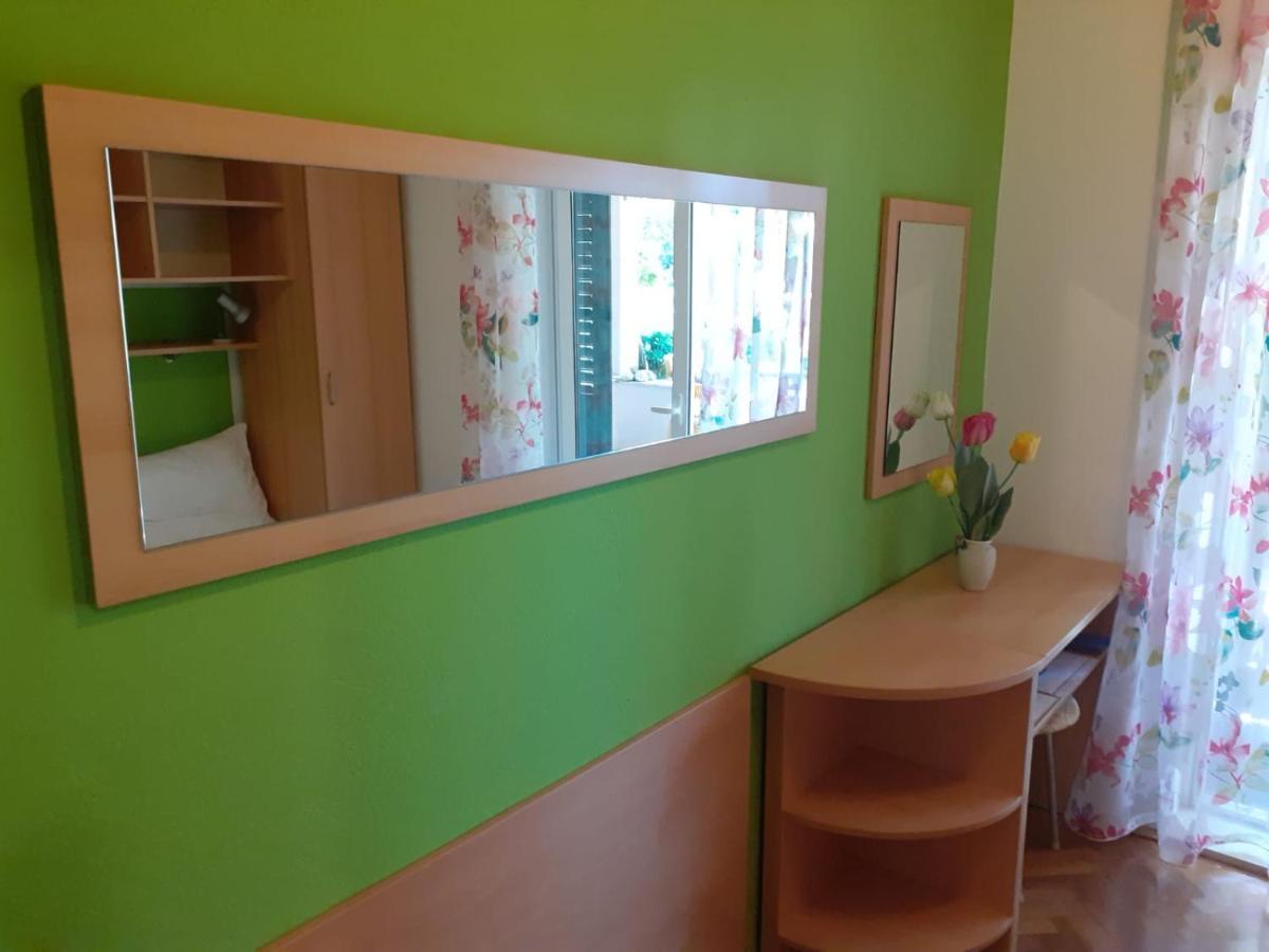 Guest House Damir Макарска Екстериор снимка