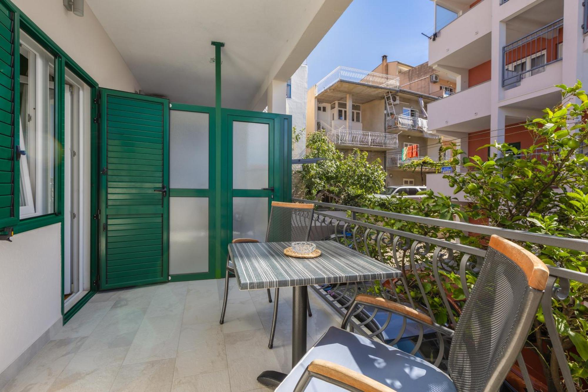 Guest House Damir Макарска Екстериор снимка