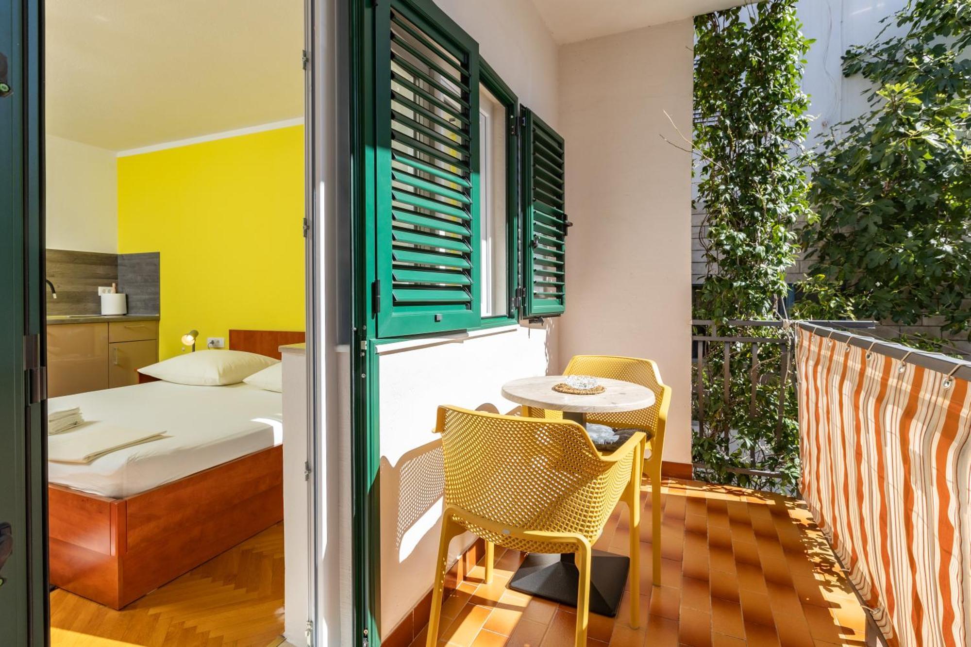 Guest House Damir Макарска Екстериор снимка