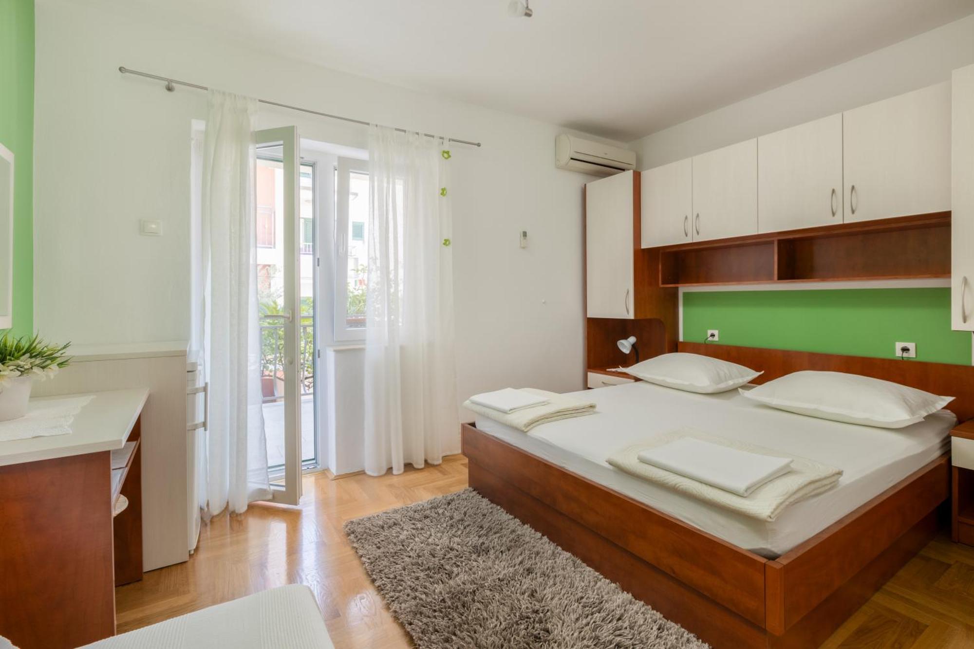 Guest House Damir Макарска Екстериор снимка