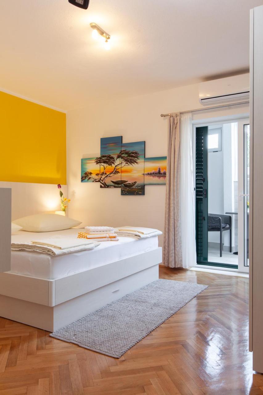 Guest House Damir Макарска Екстериор снимка